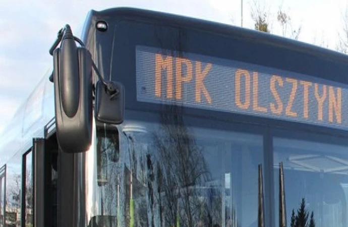 {Olsztyńskie autobusy wracają na ulicę Partyzantów.}
