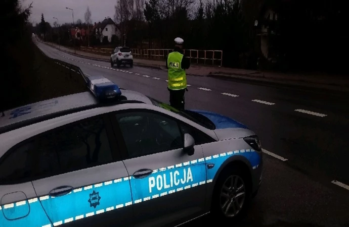 {Warmińsko-mazurska policja rozpoczęła tzw. kaskadowe kontrole prędkości na terenie trzech powiatów.}
